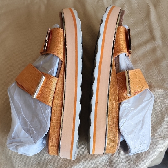 Vionic Brandie Wedge Orange Sandals Comfortable Modern Design - Picture 3 of 6